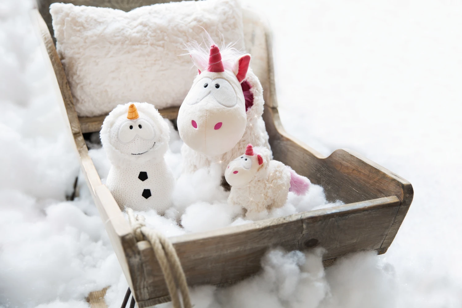 Nici 48177 Schüttelkugel Schneekugel Einhorn Theodor Im Schneeanzug 6,5cm 2 Nici 48177 Schüttelkugel Schneekugel Einhorn Theodor Im Schneeanzug 6,5cm – Bild 2